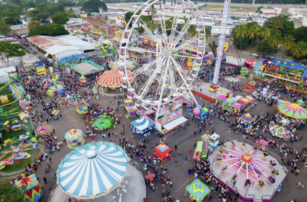 Cientos de niñas y niños disfrutaron de juegos gratis en la Feria de