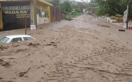 Severas afectaciones en Cihuatlán; evacuan a 200 familias que estaban en riesgo
