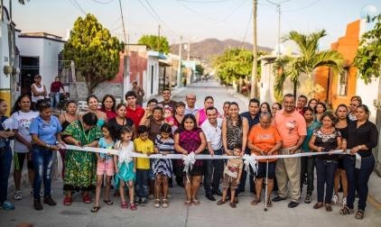 Gaby Inaugura Obra en Barrio Cinco del Valle, Gestionada por Martha Sosa